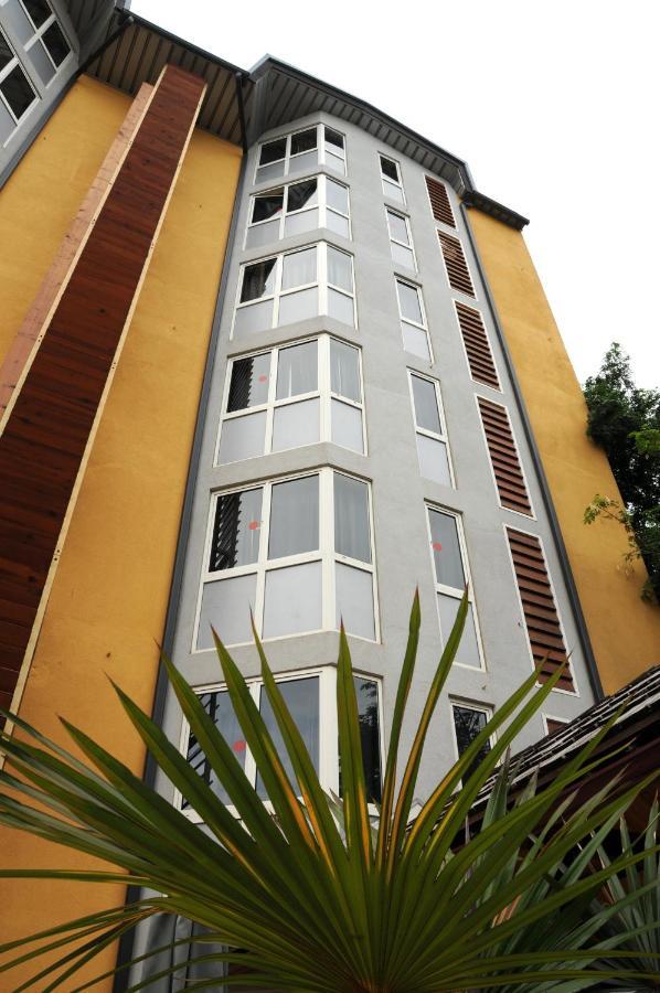 Hotel Maharajah Mamoudzou Екстериор снимка